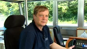 Auf dem Mittellandkanal zu Hause - Schiffsführer Andreas Hausner transportiert mit der "Niedersachsen 22" Waren. Auf dem Mittellandkanal zu Hause - Schiffsführer Andreas Hausner transportiert mit der "Niedersachsen 22" Waren.