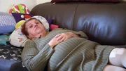 Carmen f&auml;llt es schwer, sich nach der OP zu schonen.
