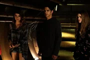 V.l.: Malia Tate (Shelley Hennig), Scott McCall (Tyler Posey), Lydia Martin (Holland Roden)