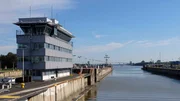 Der Nord-Ostsee-Kanal ist die meistbefahrene k&uuml;nstliche Wasserstra&szlig;e der Welt.