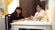 Petra belasten ihre Mietschulden sehr.