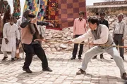 Jack (Jackie Chan, r.)