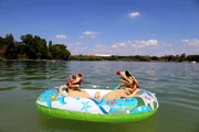 Jan & Henry machen einen Ausflug an den Badesee.