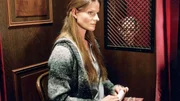 Natascha (Susann Uplegger) erpresst Manu: Sie soll ab sofort f&uuml;r Natascha arbeiten, sonst geht Natascha auf Manus Schwester Jana los.