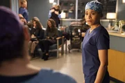 Dr. Maggie Pierce (Kelly McCreary)
