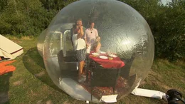 Frank B&ouml;hm und Familie Pilz in Bubblezelt