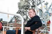 Dirk Matthies (Jan Fedder) auf seinem geliebten Wohnschiff "Repsold".