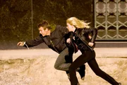 Lincoln Six-Echo (Ewan McGregor) und Jordan Two-Delta (Scarlett Johansson) sind auf der Flucht..