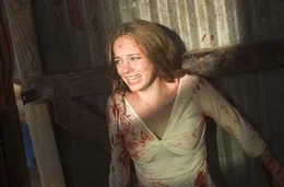 Im Visier einer Bestie, die kein Pardon kennt: Eden (Agnes Bruckner) ...