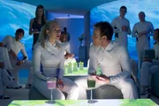 Lincoln (Ewan McGregor, r.) und Jordan (Scarlett Johansson, l.) geh&ouml;ren zu den wenigen &Uuml;berlebenden einer weltweiten Katastrophe, die in Wohneinheiten zum eigenen Schutz st&auml;ndig &uuml;berwacht werden. Einzige Hoffnung ist die unverseuchte Insel, auf die man nur kommt, wenn man in der Lotterie gewinnt.