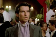 Gentleman Phileas Fogg (Pierce Brosnan) sieht sich auf seiner Reise mit neuen Schwierigkeiten konfrontiert.