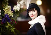 Phryne Fisher (Essie Davis).