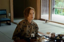 Schrifstellerin Sidonie (Isabelle Huppert) ist in ihrer Trauer gefangen: Seit dem Unfalltod ihres Mannes hat sie nicht mehr geschrieben.