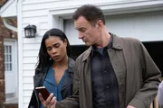 Sheryll Barnes (Roxy Sternberg); Jess LaCroix (Julian McMahon)