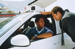 Taxichauffeur Daniel (Samy Nac&eacute;ri, l.), sein Peugeot 406 und der Polizist Emilien (Fr&eacute;d&eacute;rick Diefenthal, r.) sind ein unschlagbares Team ...