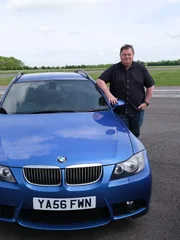 Mike posiert mit BMW 335i Mike posiert mit BMW 335i
