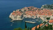 Die malerische Hafenstadt Dubrovnik liegt im S&uuml;den Kroatiens. Sie gilt als Perle der Adria.