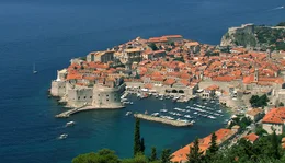 Die malerische Hafenstadt Dubrovnik liegt im S&uuml;den Kroatiens. Sie gilt als Perle der Adria.