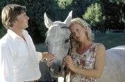 l-r: Daniel Morgenroth als Magnus, Eva Habermann als Lena l-r: Daniel Morgenroth als Magnus, Eva Habermann als Lena