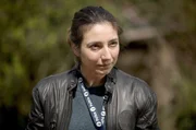 Selbst nach ihrer Fehlgeburt will die Arbeit für Samira (Lara Chedraoui) einfach nicht weniger werden. Wie lange ist sie dem Druck noch gewachsen? Selbst nach ihrer Fehlgeburt will die Arbeit für Samira (Lara Chedraoui) einfach nicht weniger werden. Wie lange ist sie dem Druck noch gewachsen?