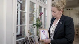 Schrecklicher Verlust: Inka Orth f&uuml;hrt das Foto ihrer ertrunkenen Tochter Johanna immer bei sich.
