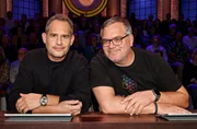 Rateteam-Kapitän Elton (r.) mit Schauspieler Moritz Bleibtreu (l.). Rateteam-Kapitän Elton (r.) mit Schauspieler Moritz Bleibtreu (l.).