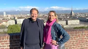 Spitzenkoch Björn Freitag (l) und Reiseexpertin Tamina Kallert in Turin, Blick über die Stadt. Spitzenkoch Björn Freitag (l) und Reiseexpertin Tamina Kallert in Turin, Blick über die Stadt.