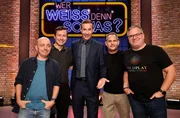 Moderator Kai Pflaume (M.) und seine Rateteam-Kapitäne Bernhard Hoëcker (l.) und Elton (r.) begrüßen in dieser Sendung den Schauspieler David Kross (2.v.l.) und den Schauspieler Moritz Bleibtreu (2.v.r.). Moderator Kai Pflaume (M.) und seine Rateteam-Kapitäne Bernhard Hoëcker (l.) und Elton (r.) begrüßen in dieser Sendung den Schauspieler David Kross (2.v.l.) und den Schauspieler Moritz Bleibtreu (2.v.r.).