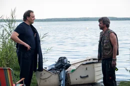 Andy (Charly H&uuml;bner, li.) trifft seinen besten Freund Ronny (Peter Schneider) wieder.