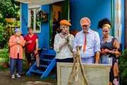 Fritz' Tante Augusta will unbedingt in den B&auml;rst&auml;dter Kunstverein aufgenommen werden. Fritz hat ihr mit selbst kreierten Kreidefarben ausgeholfen.