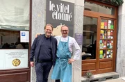 Spitzenkoch Björn Freitag in Turin vor dem Restaurant „Le Vitel Étonné“ mit Küchenchef Massimiliano Brunetto (r). Spitzenkoch Björn Freitag in Turin vor dem Restaurant „Le Vitel Étonné“ mit Küchenchef Massimiliano Brunetto (r).