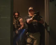 Breacher (Arnold Schwarzenegger) ist Anf&uuml;hrer einer Spezialeinheit der Drogenfahndung DEA, zu der auch der Agent Grinder (Joe Manganiello, l.) geh&ouml;rt.