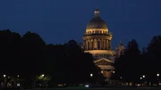 Isaakskathedrale bei Nacht.