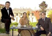 Lea (Sandra Speichert) muss sich zwischen ihrem Chef Klaus (Pierre Besson, re.) und dem charmanten Musiker Brian (Erol Sander) entscheiden.