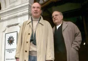 Ein privater Besuch des Stuttgarter Kollegen Bienzle (Dietz-Werner Steck) in Saarbr&uuml;cken mit Folgen.... (rechts, Jochen Senf).