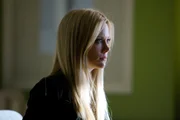 Angeblich wird Adalind (Claire Coffee) von bienenartigen Wesen bedroht und soll nun von Nick Burkhardt beschützt werden ... Angeblich wird Adalind (Claire Coffee) von bienenartigen Wesen bedroht und soll nun von Nick Burkhardt beschützt werden ...