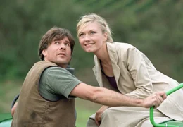 hr-fernsehen MEIN WEG ZU DIR, Spielfilm, Deutschland 2003, Regie: Olaf Kreinsen, am Donnerstag (21.08.14) um 13:45 Uhr. An Steffens (Daniel Morgenroth) Seite lernt Lena (Johanna Christine Gehlen) die bezaubernde Sch&ouml;nheit des l&auml;ndlichen Hilleritz kennen.
