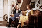 l-r: Vinzenz, Wirtschafter (Peter Steiner), Ilonka (Ursula Buchfellner) l-r: Vinzenz, Wirtschafter (Peter Steiner), Ilonka (Ursula Buchfellner)