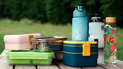 Lunchboxen und Trinkflaschen im Check: Welche &uuml;berzeugt im Alltag und im Labor?
