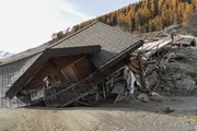 Das Hotel Edelweiss ist abgesenkt Das Hotel Edelweiss ist abgesenkt