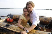 Tom (Patrick Kalupa, r.) hat es gerade noch rechzeitig geschafft, um seine Anna (Jeanette Biedermann, l.) aus dem Wasser zu retten. Doch wie steht es um Nina? Tom (Patrick Kalupa, r.) hat es gerade noch rechzeitig geschafft, um seine Anna (Jeanette Biedermann, l.) aus dem Wasser zu retten. Doch wie steht es um Nina?