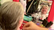 Dagmar und Elke besuchen im Tunesienurlaub einen Friseursalon. Dagmar und Elke besuchen im Tunesienurlaub einen Friseursalon.