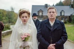 Rosalies (Nadia Tereszkiewicz) zuk&uuml;nftiger Ehemann Abel (Beno&icirc;t Magimel), ein gutm&uuml;tiger und verschuldeter Wirtshausbesitzer, der sie nur wegen der Mitgift geheiratet hat &ndash; ahnt nichts von ihrem Geheimnis.