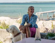 Marianne (Laura Drasbæk) ist erleichtert, dass sich ihr angespanntes Verhältnis zu Dan wieder erholt. Kommen jetzt endlich bessere Zeiten? Marianne (Laura Drasbæk) ist erleichtert, dass sich ihr angespanntes Verhältnis zu Dan wieder erholt. Kommen jetzt endlich bessere Zeiten?