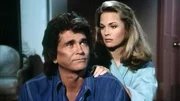Jennifer (Leann Hunley, r.) hat sich in Jonathan (Michael Landon, l.) verliebt. Jennifer (Leann Hunley, r.) hat sich in Jonathan (Michael Landon, l.) verliebt.