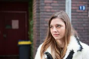 Lisa (Svenja Jung) schmerzt es gegen ihren Willen, dass Moritz ihr die kalte Schulter zeigt.