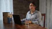 Akademikerin Suna Coban ist hochqualifiziert, findet aber nur schwer einen Job. Akademikerin Suna Coban ist hochqualifiziert, findet aber nur schwer einen Job.