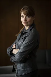 Ina Paule Klink (Anna Wolf).