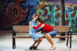 V&ouml;llig unerwartet taucht die totgeglaubte Mutter Irene (Carmen Maura, li.) von Raimunda (Pen&eacute;lope Cruz, re.) auf.