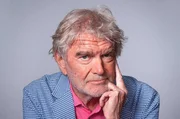 Hartmut Esslinger. Der deutsche Designer aus dem Schwarzwald schafft in den 1980er Jahren Apples legendäre „Snow White"-Designsprache. Hartmut Esslinger. Der deutsche Designer aus dem Schwarzwald schafft in den 1980er Jahren Apples legendäre „Snow White"-Designsprache.